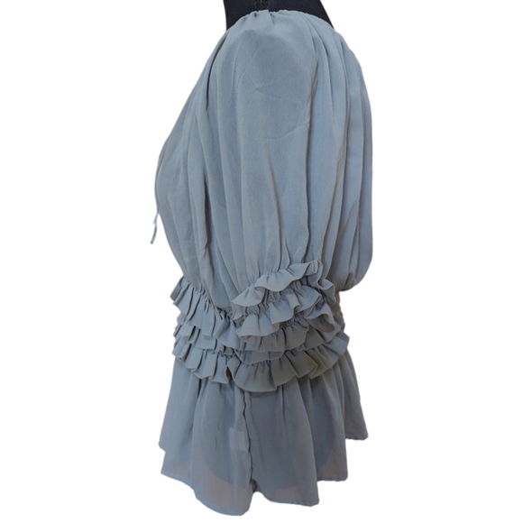 Romeo Juliet Culture Raffle Blouse Sz Small Light Grey Top - Picture 2 of 10